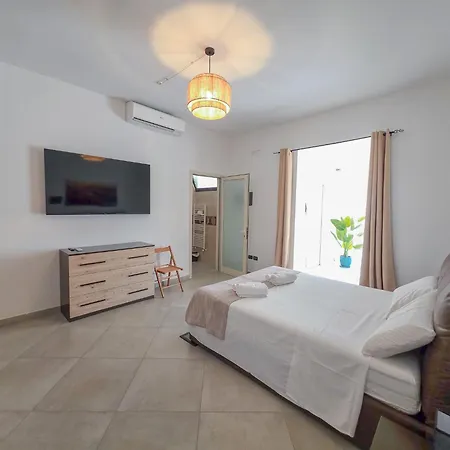 Machiavelli House-3